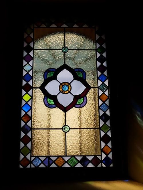 Fabricación artesanal de vidrieras religiosas para iglesias y capillas