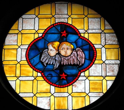 Fabricación artesanal de vidrieras religiosas para iglesias y capillas