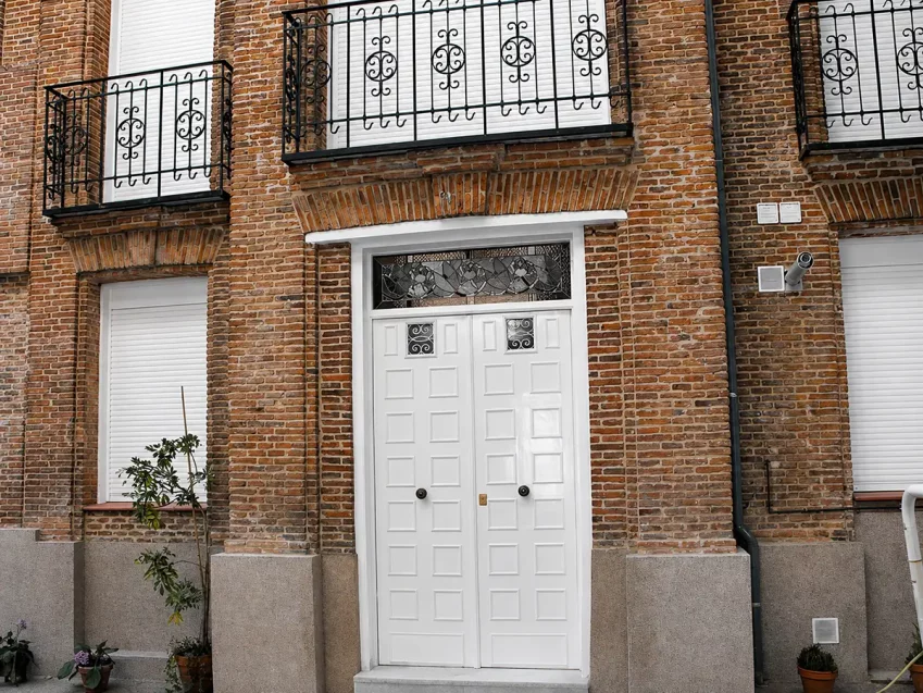 Vidrieras de Plomo: La Tradici&oacute;n Artesanal
